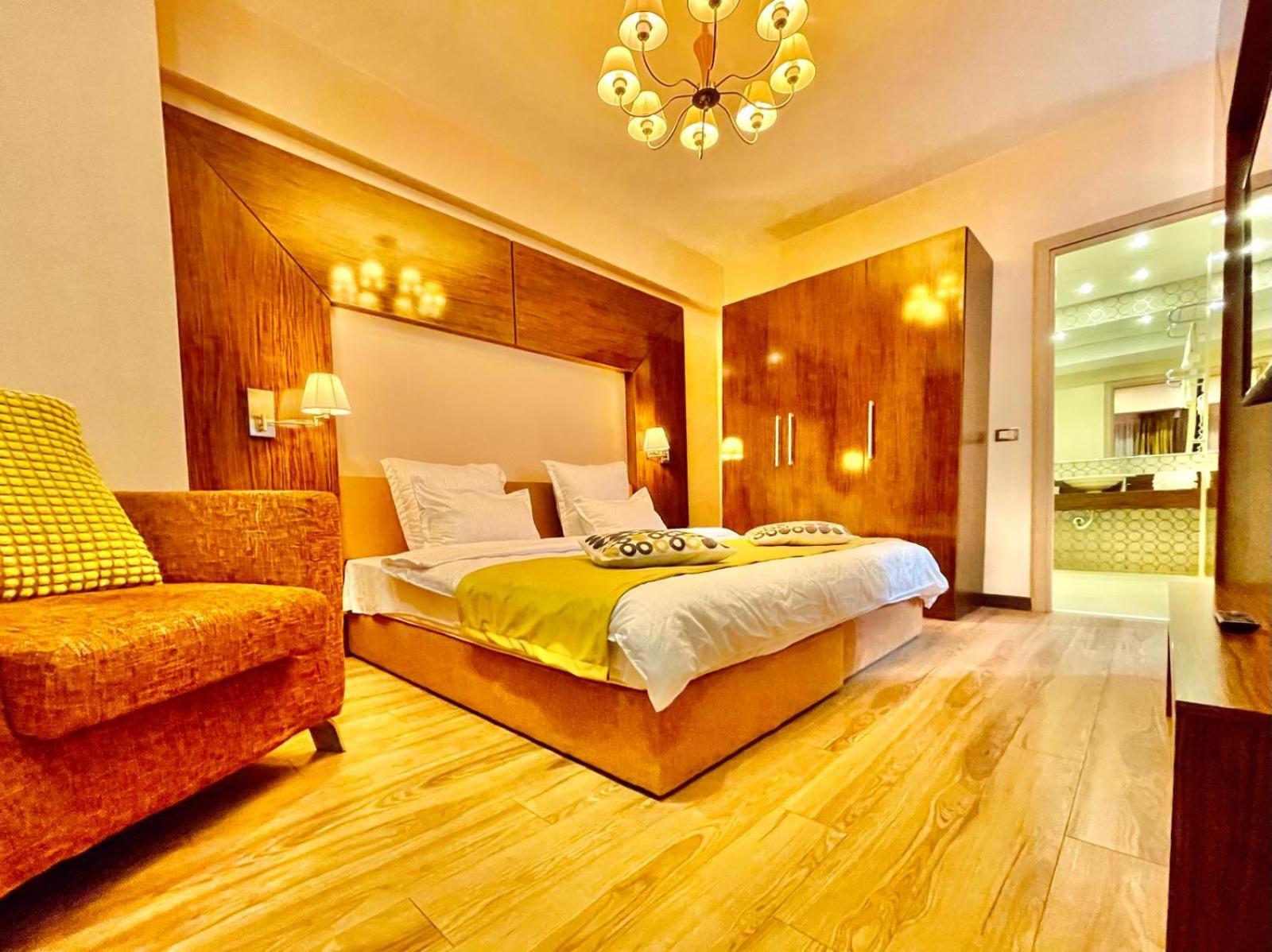 Royal Studio Apartment With A Perfect View - Yamaluxe Bucureşti Exterior foto
