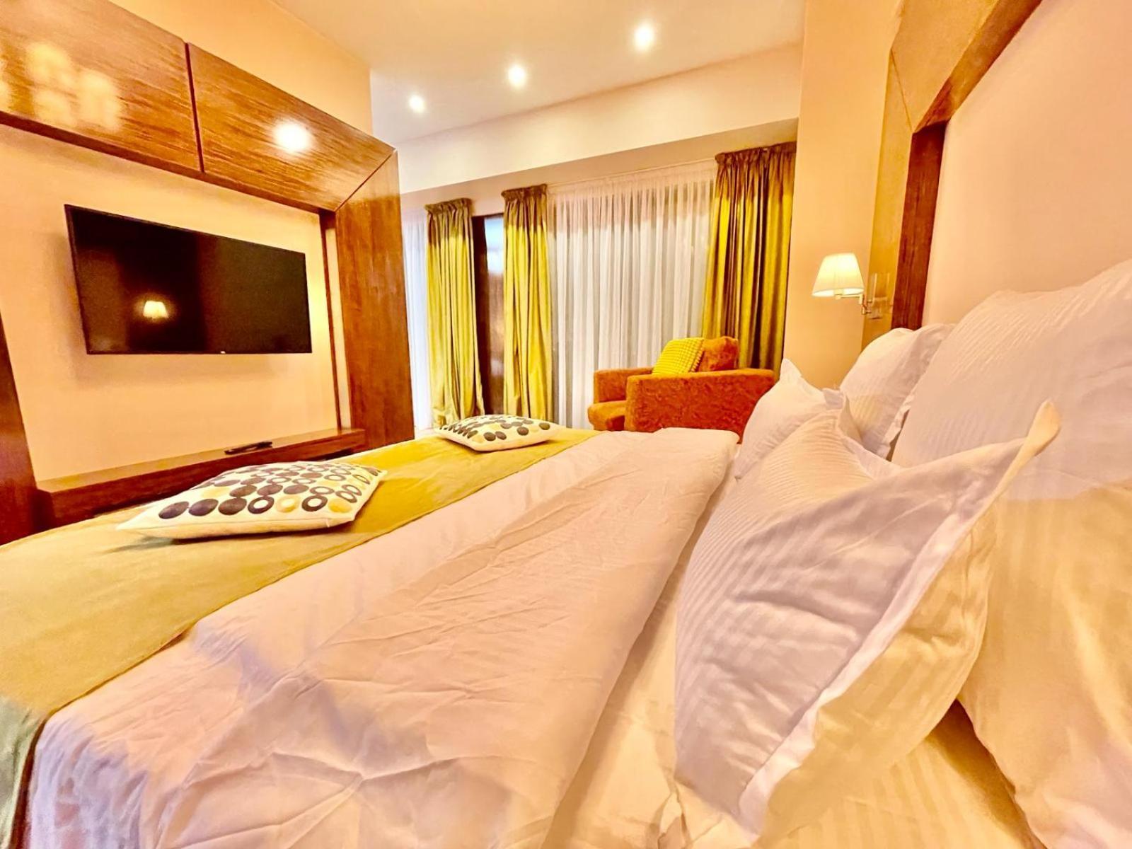 Royal Studio Apartment With A Perfect View - Yamaluxe Bucureşti Exterior foto