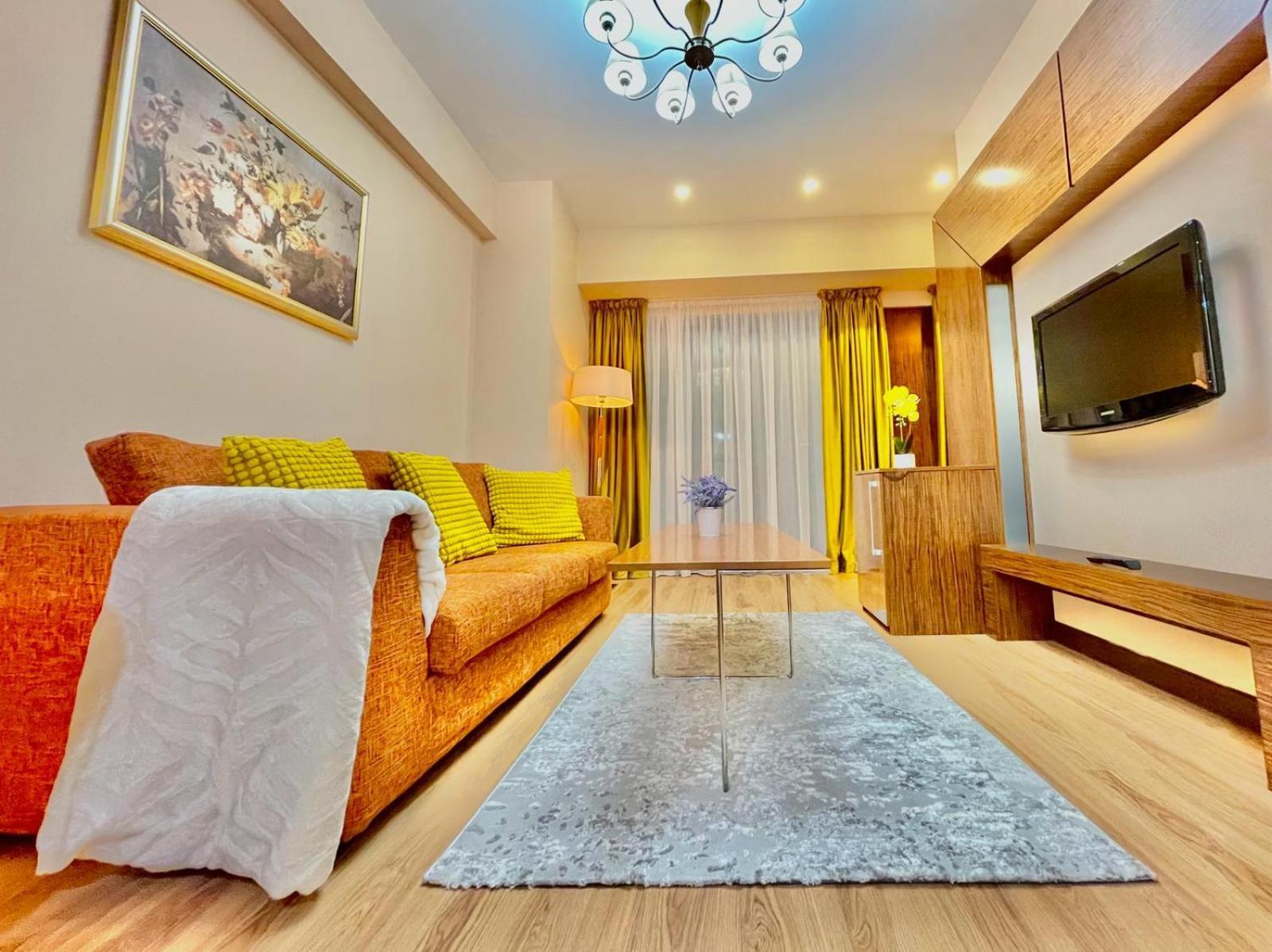 Royal Studio Apartment With A Perfect View - Yamaluxe Bucureşti Exterior foto