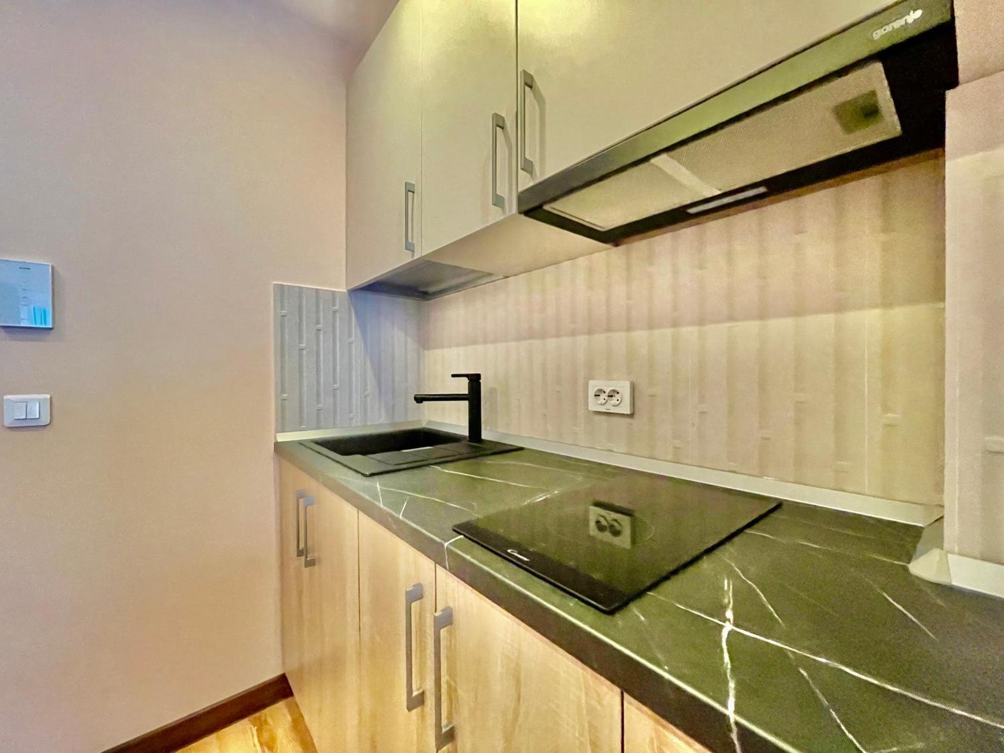 Royal Studio Apartment With A Perfect View - Yamaluxe Bucureşti Exterior foto